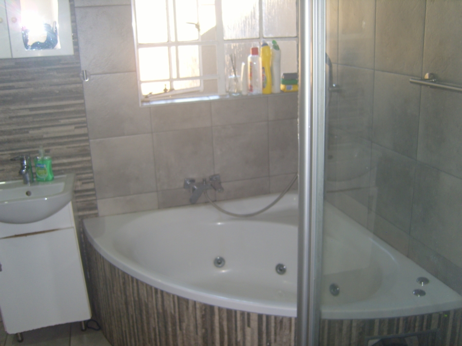 2 Bedroom Property for Sale in Aurora Western Cape